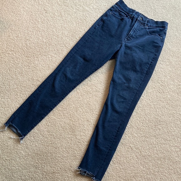 Express skinny mid-rise jean size 4R